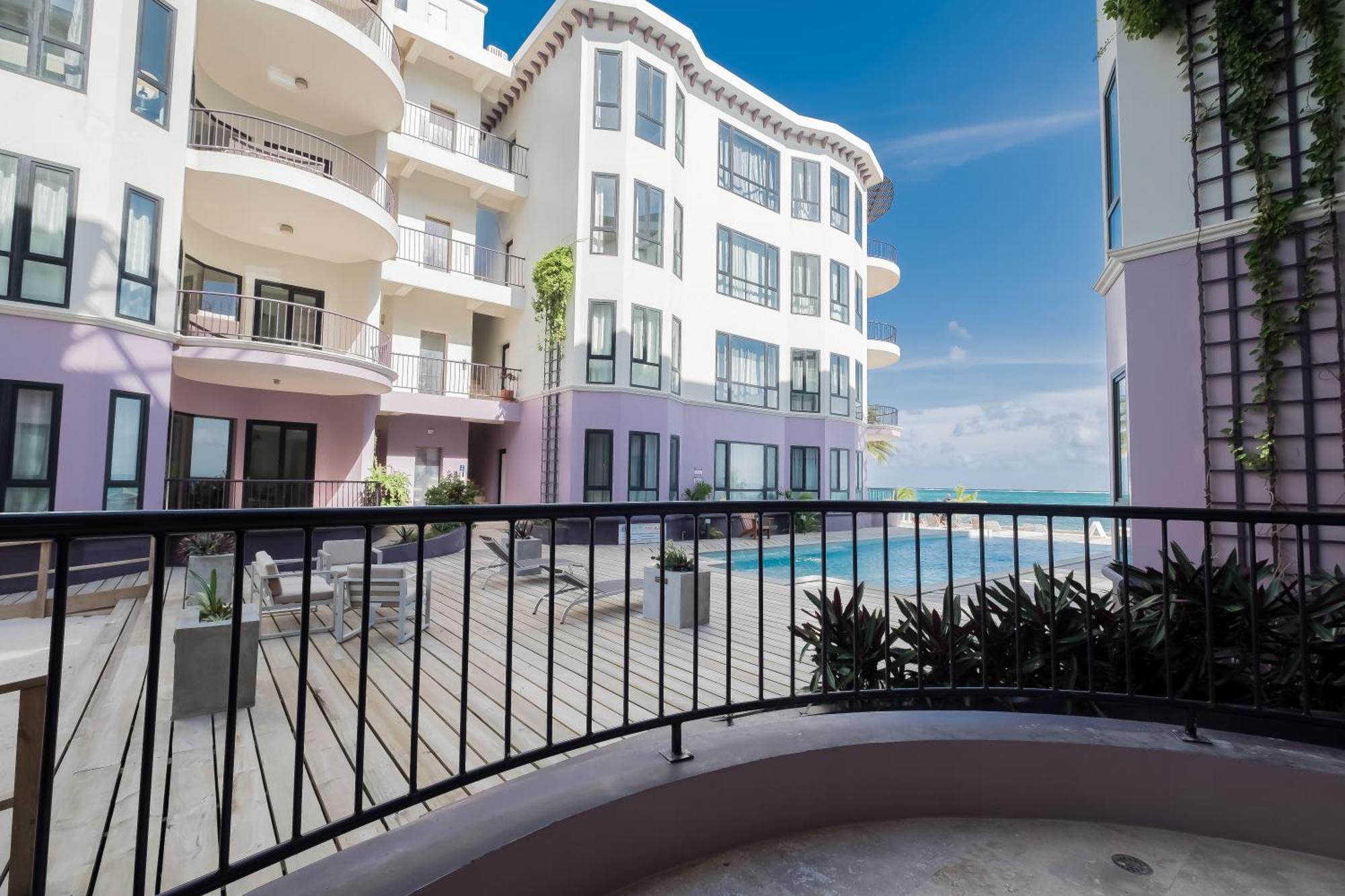 Diamante Beachfront Suites San Pedro  Kültér fotó