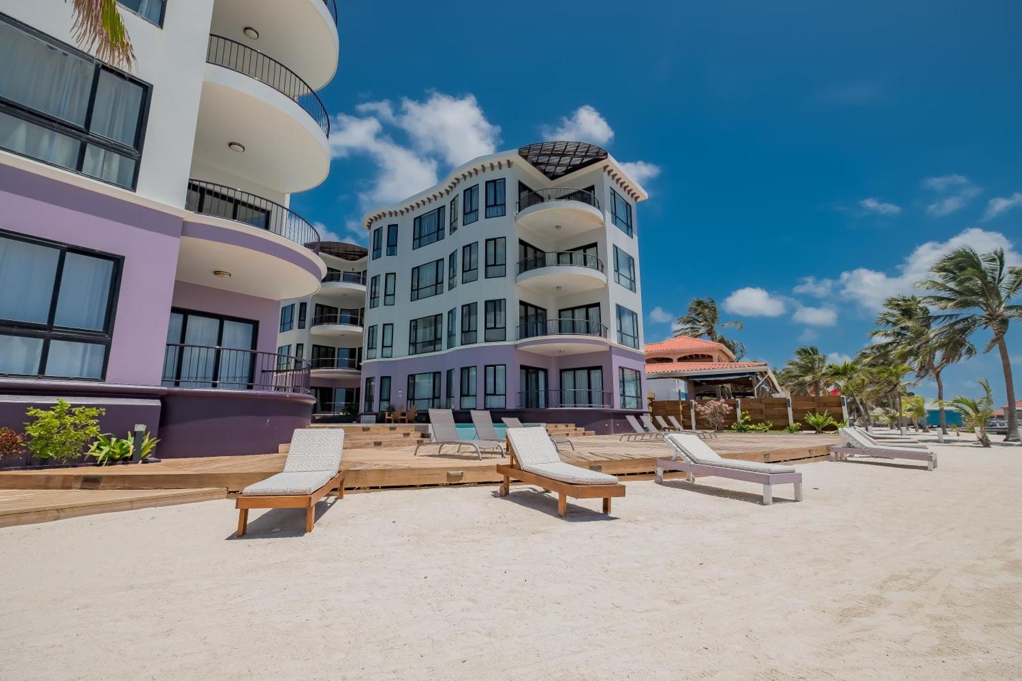 Diamante Beachfront Suites San Pedro  Kültér fotó