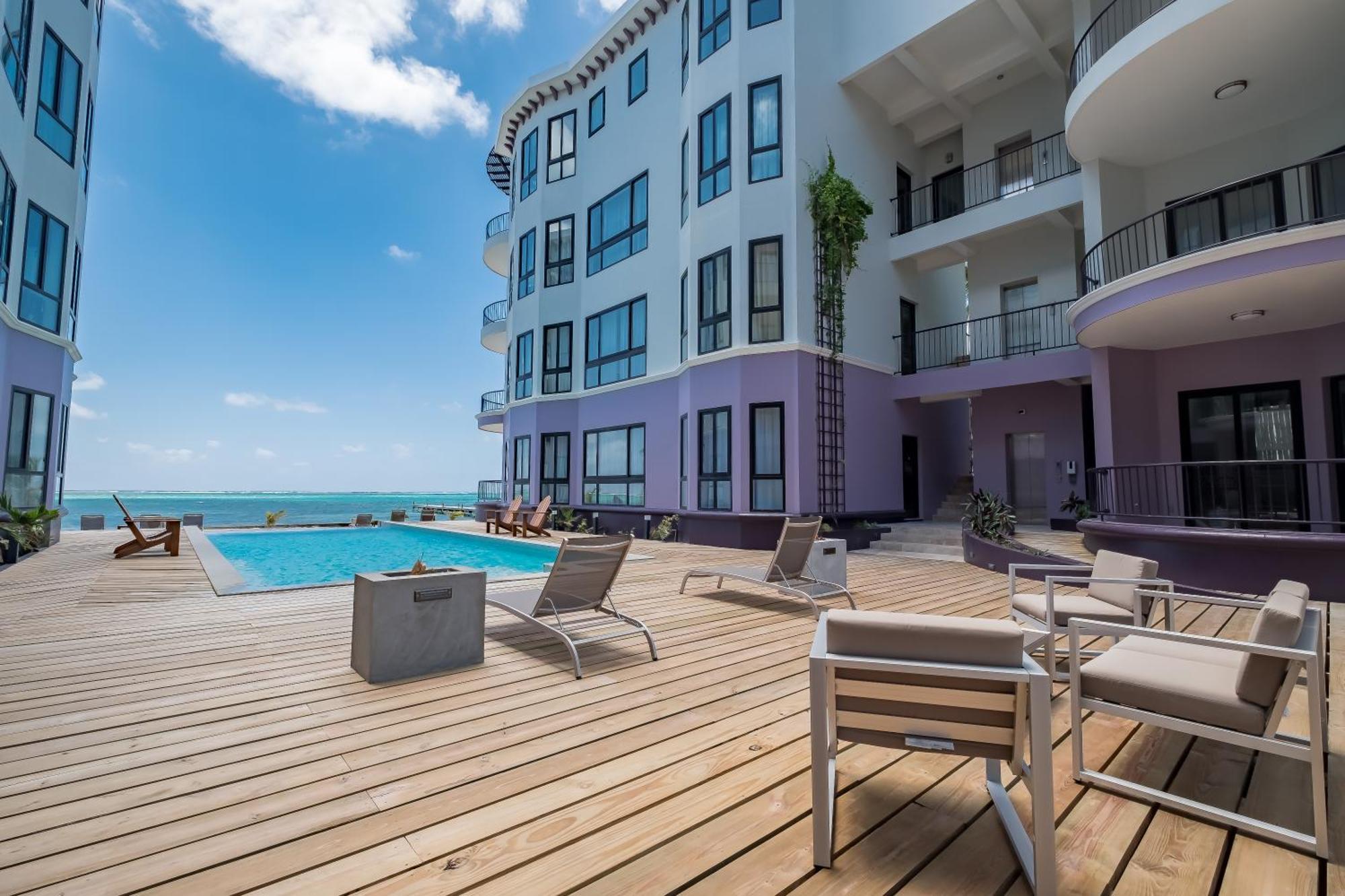 Diamante Beachfront Suites San Pedro  Kültér fotó
