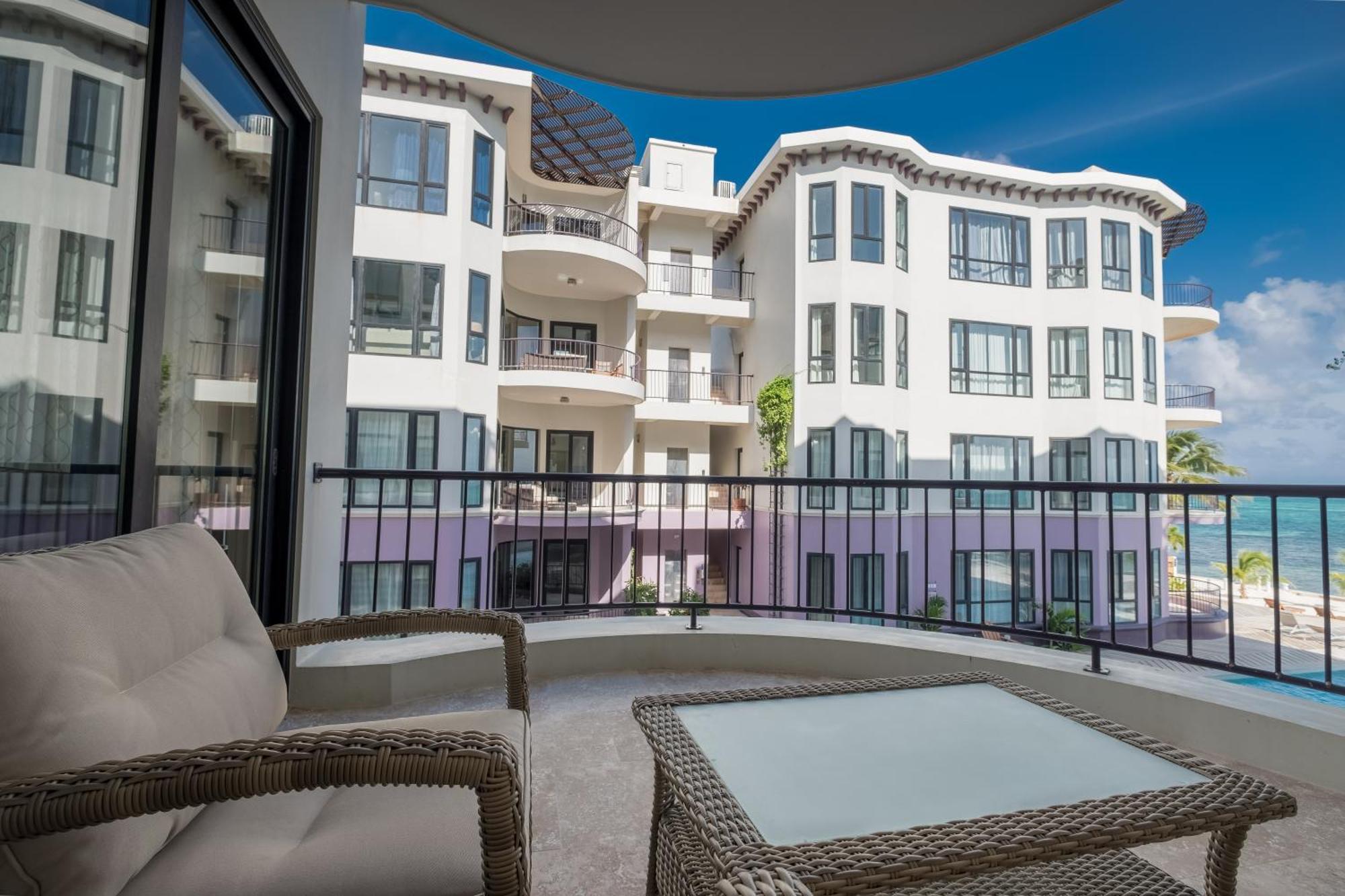 Diamante Beachfront Suites San Pedro  Kültér fotó