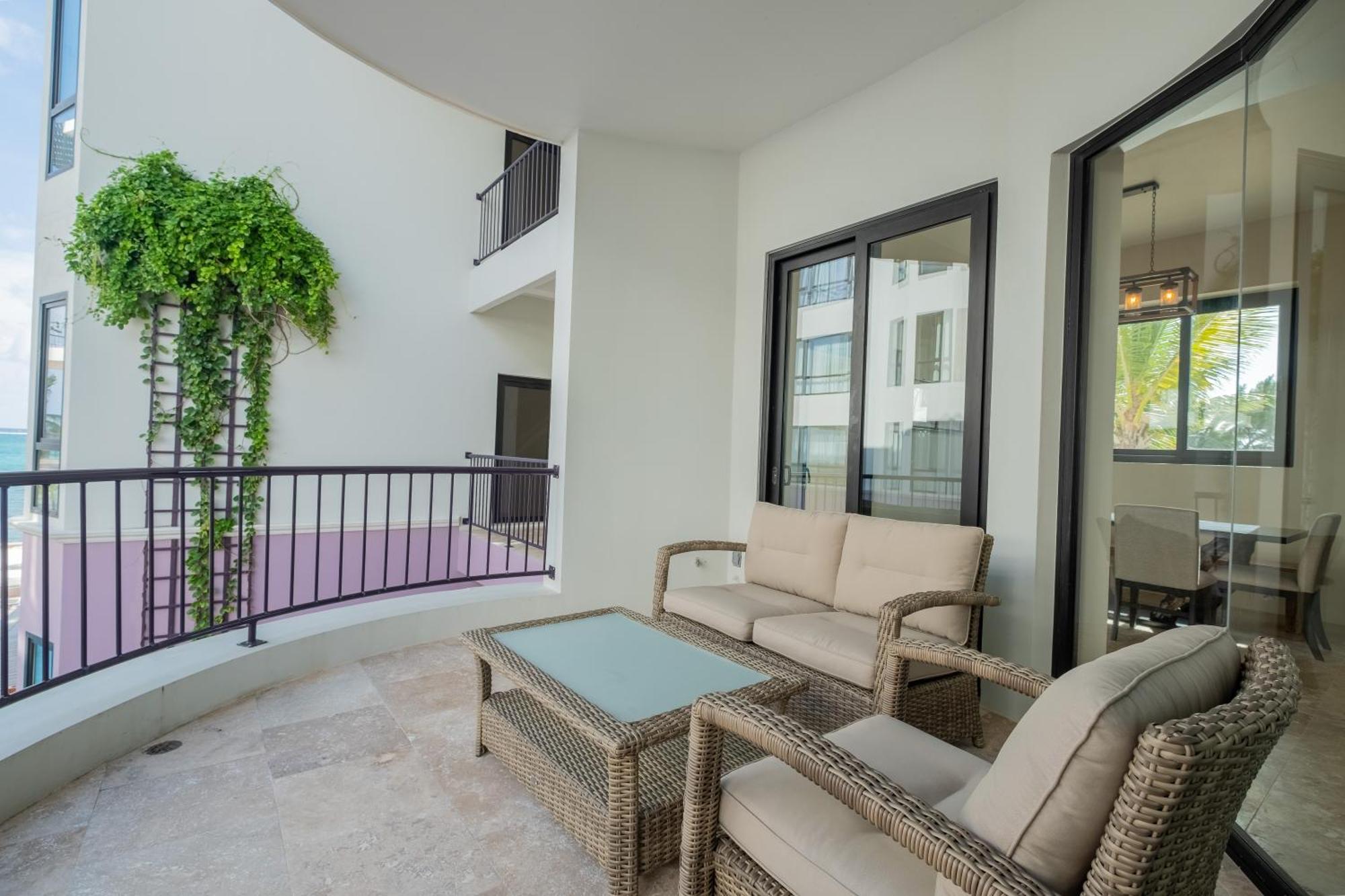 Diamante Beachfront Suites San Pedro  Kültér fotó