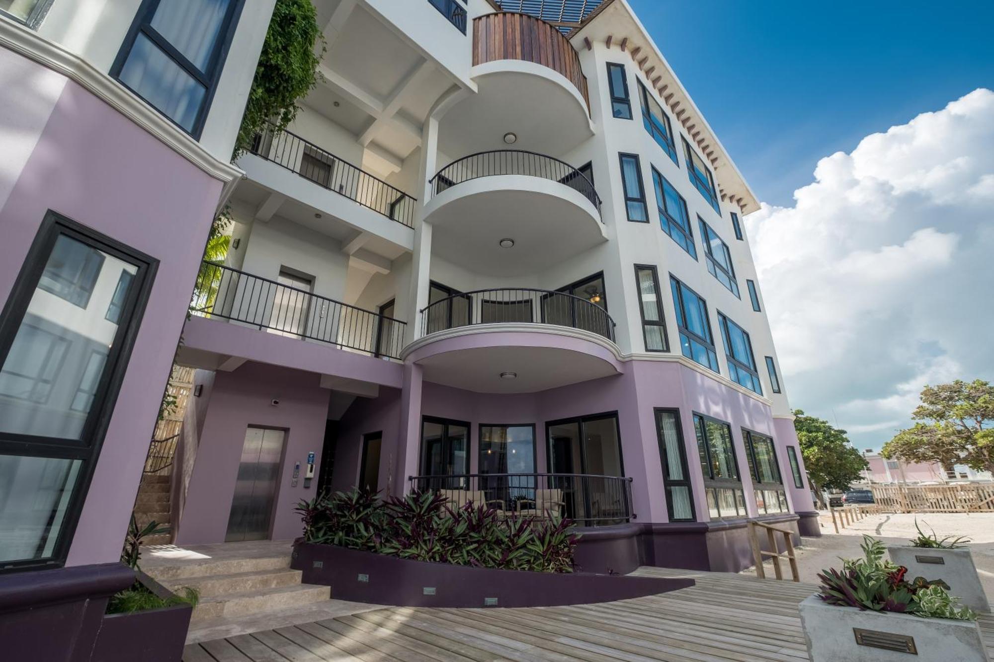 Diamante Beachfront Suites San Pedro  Kültér fotó